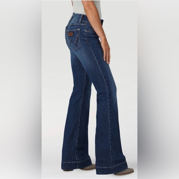 Wrangler‎ Retro Mae mid-rise Wide Leg Trouser Jeans size 31/11x34 new